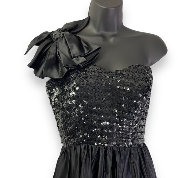 One Shoulder Black Vintage Sequin Gown Bow ILGWU Made 9 - Picture 3 of 14
